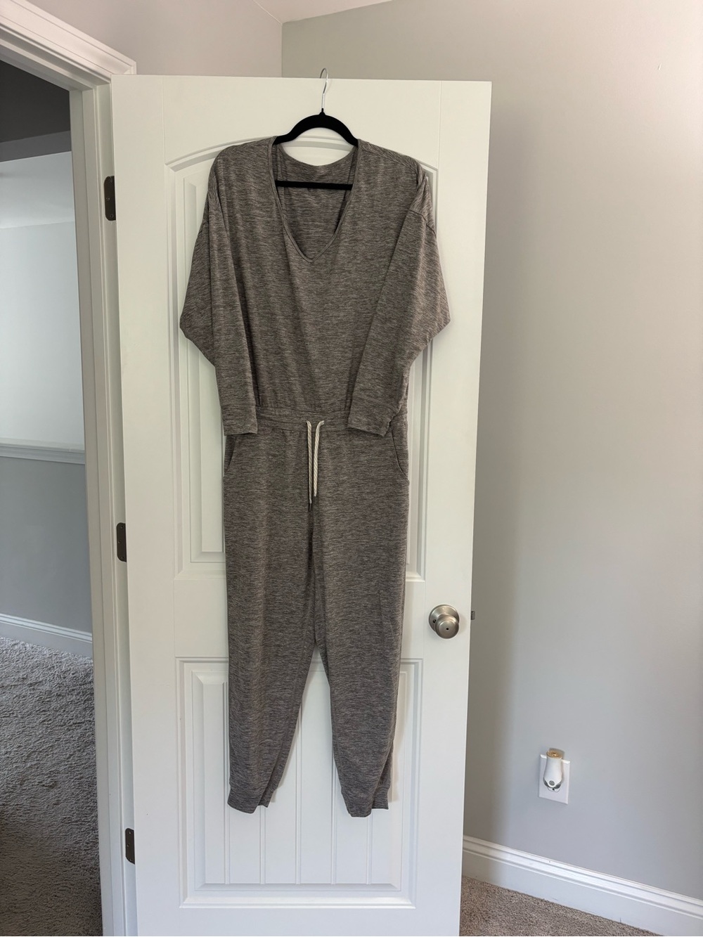 Vuori Long Sleeve Lux Jogger Jumpsuit - Picture 2 of 4